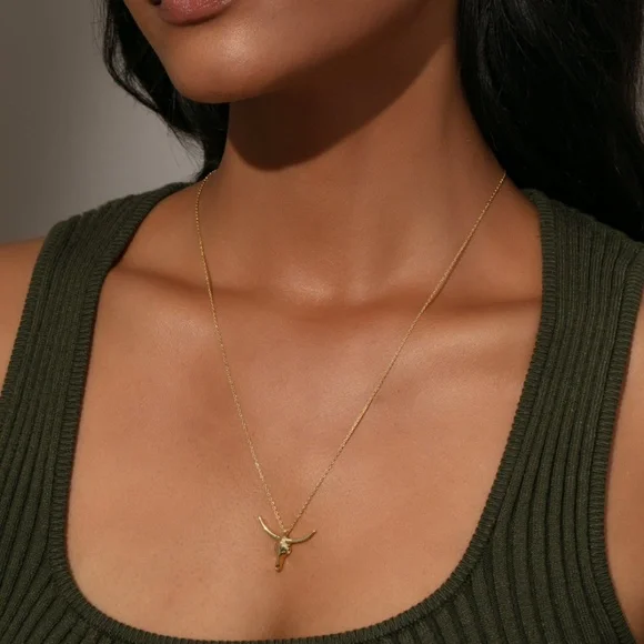 Like New Uncommon James Fighter Necklace (Gold) - Picture 1 of 7